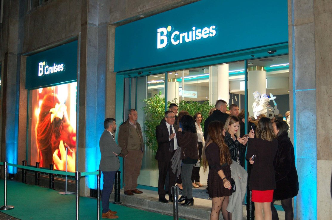 INAUGURACIÓN DE LA FLAGSHIP STORE DE B CRUISES EN MADRID - Gaceta Del ...